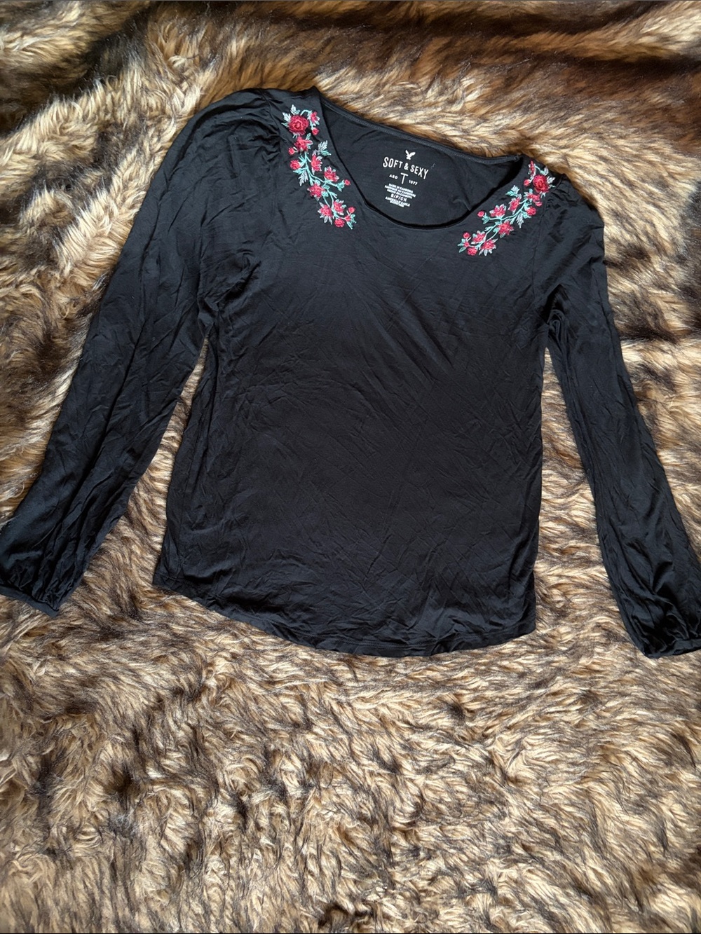 American Eagle AEO 'Soft & Sexy' Floral Embroidered Long Sleeve Top Size Small